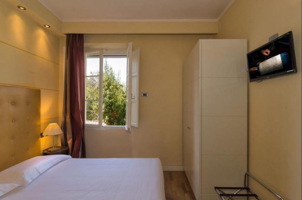 Hotel Novecento Pisa Exterior photo