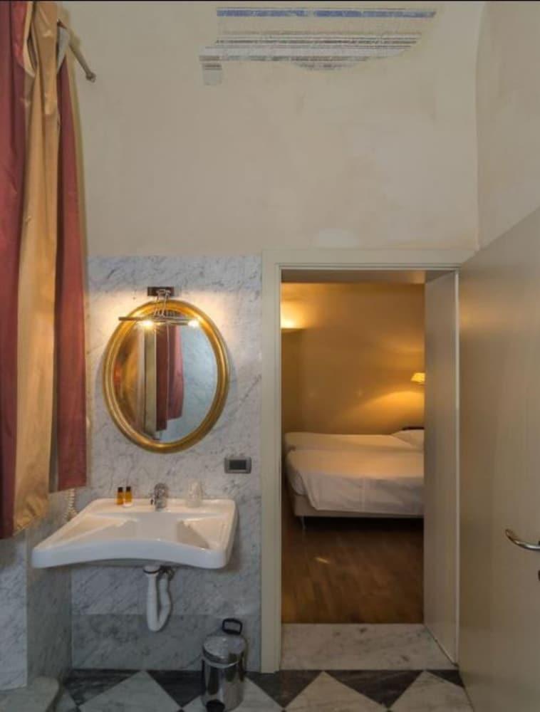 Hotel Novecento Pisa Exterior photo